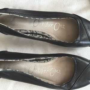 TOMS Like New Black Flats. Super cute. Worn once.